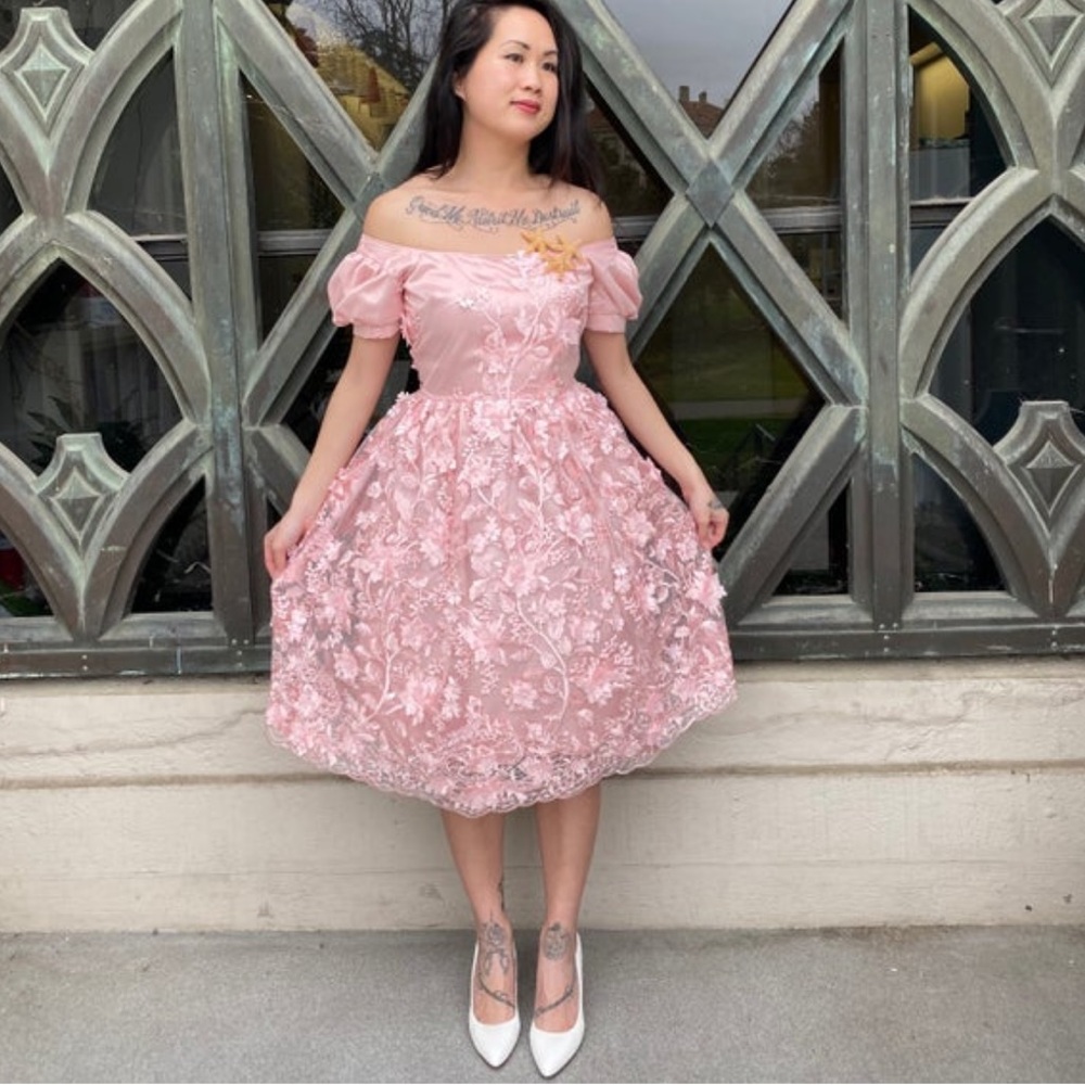 Elegant Pink Lace Midi Dress